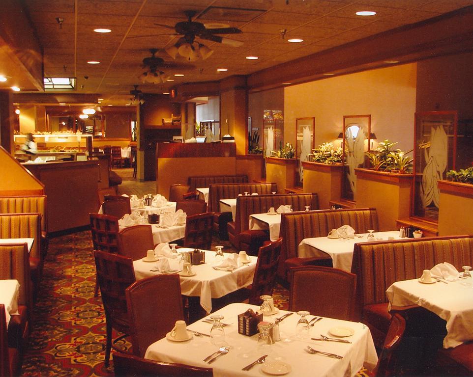 Radisson Hotel Bismarck Restoran fotoğraf